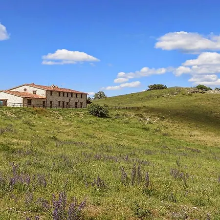 In Apecchio Pu Tatil Evi *